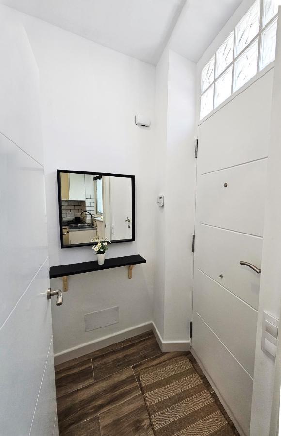 Elegante Apartamento De Diseno. Almeria Exterior photo